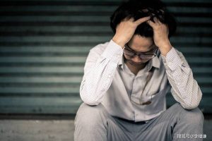 人到中年朋友越来越少,情绪该往哪儿安放?-两性知识丨两性健康--你想了解的我都知道